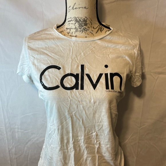 Calvin Klein Tops - White Calvin Klein T-Shirt. Size Medium.